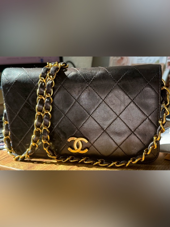 CHANEL Handbags - Chanel Vintage Lambskin Classic Flap Shoulder Bag | 24K Gold-Plated Hardware